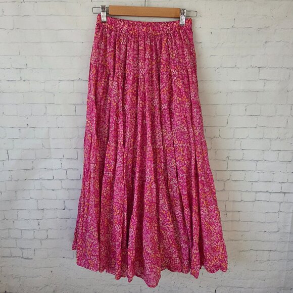 Xirena Iris Tiered Maxi Skirt Size XS Pink Floral Pockets Flowy Boho - Picture 1 of 7